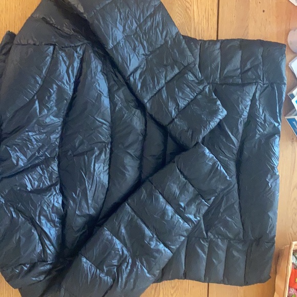 Calvin Klein - Picture 4 of 5